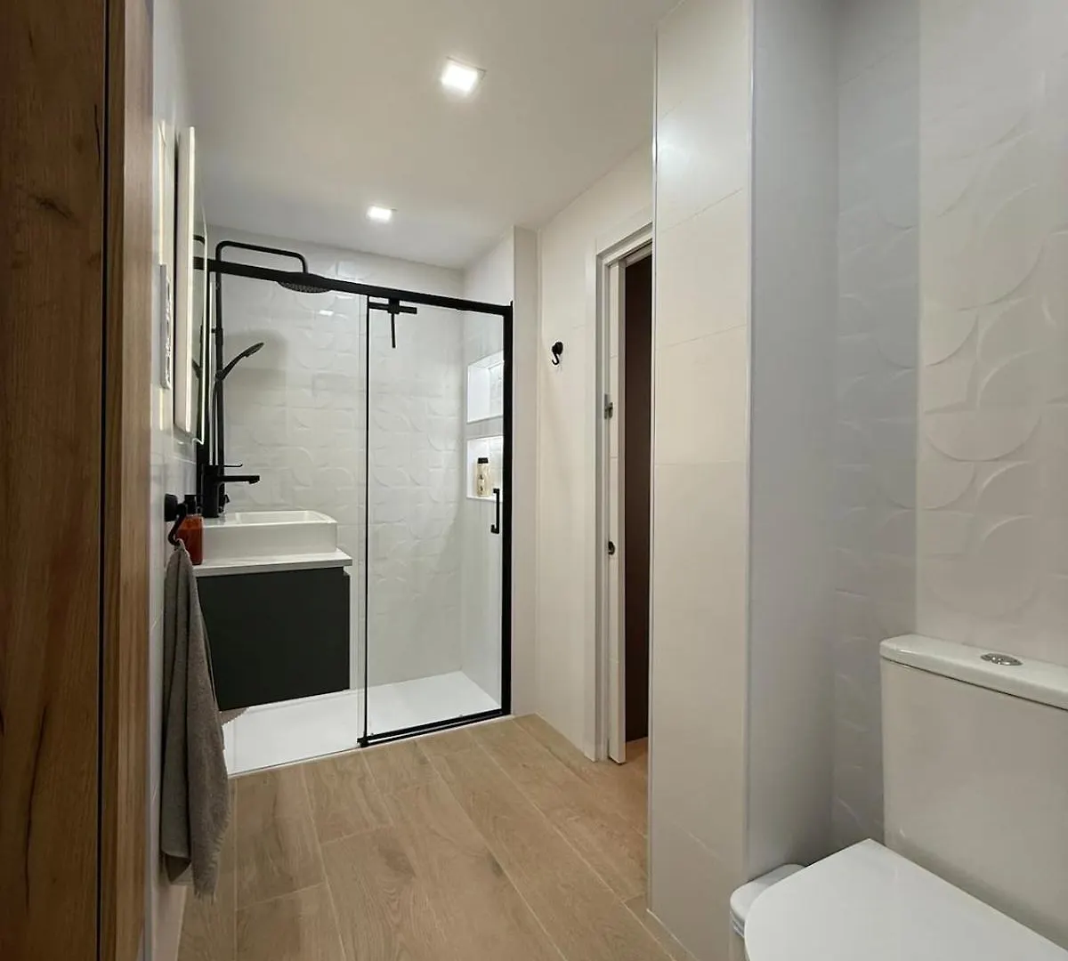 Sunny & Stylish Beach Apartment Fuengirola 0*,