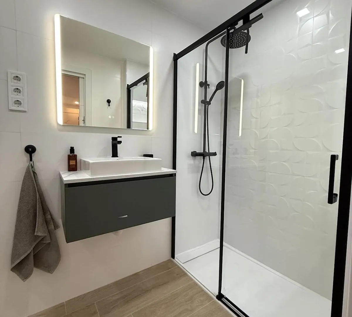 Sunny & Stylish Beach Apartment Fuengirola 0*,  Spanje