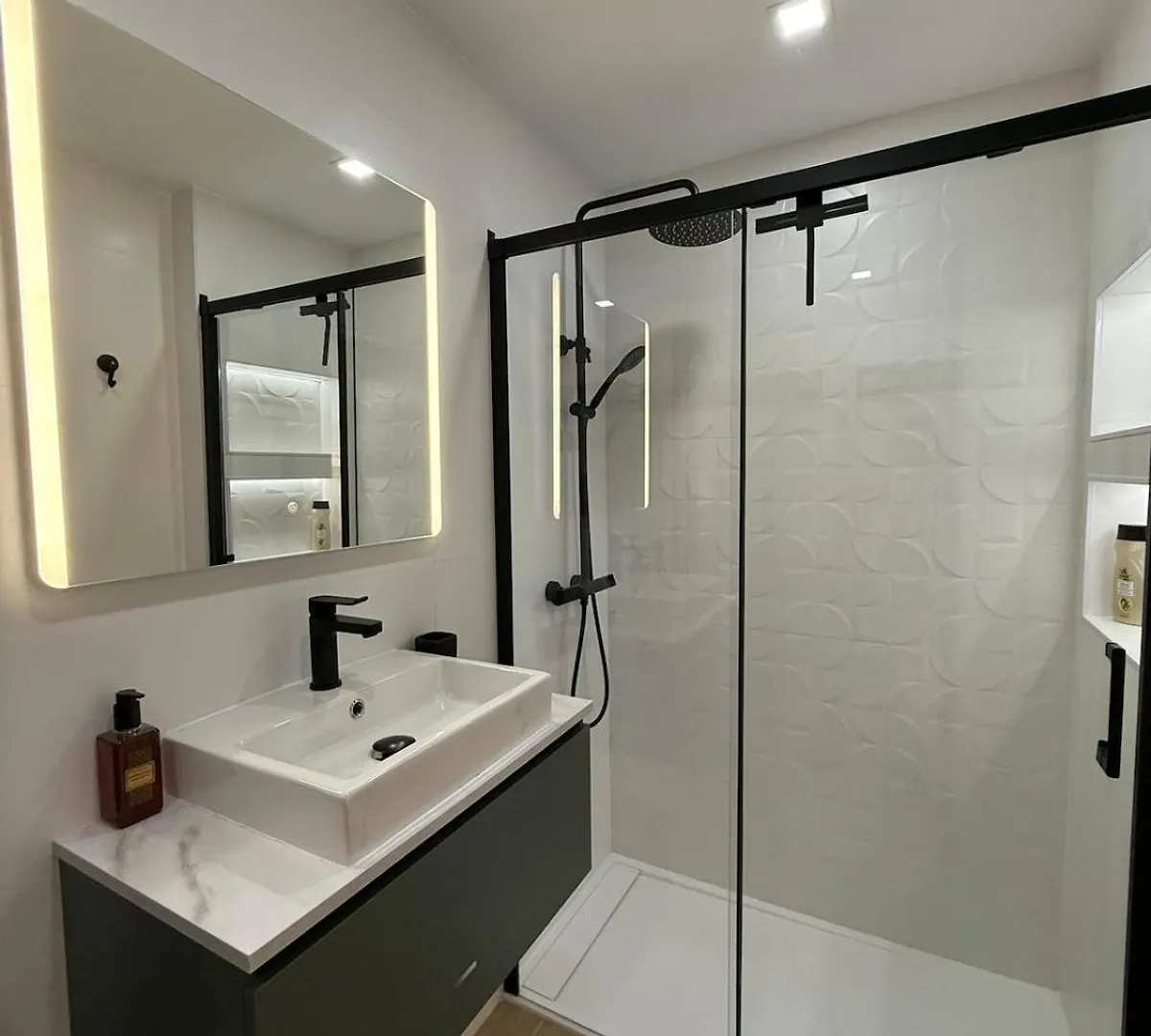 Sunny & Stylish Beach Apartment Fuengirola